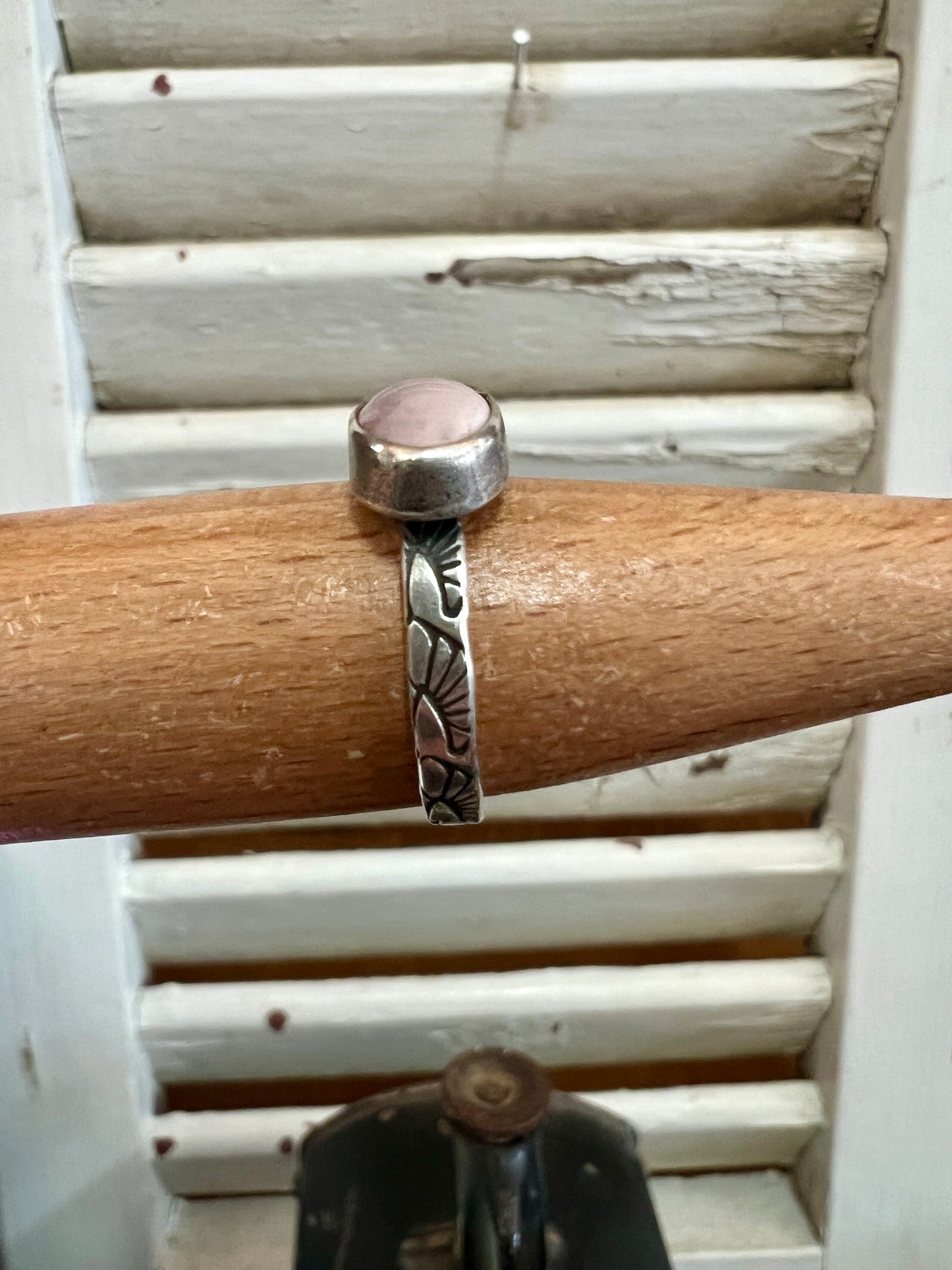 Pinky-Purple Stamped Ring ( 8.1/4 )