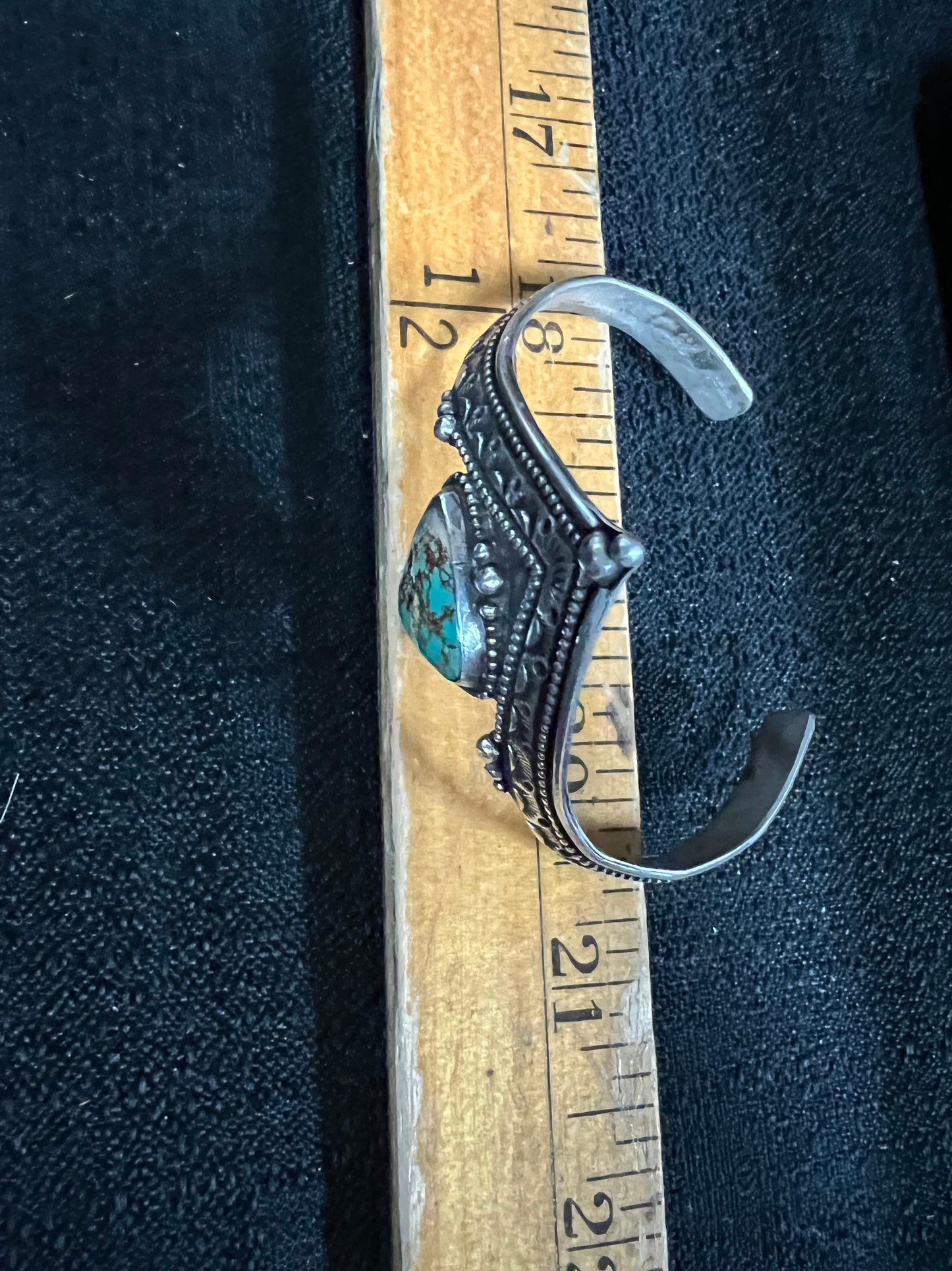 Single Turquoise (V) - Cuff